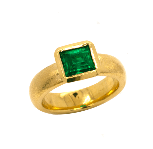 22k gold handmade 1.40ct emerald bezel ring