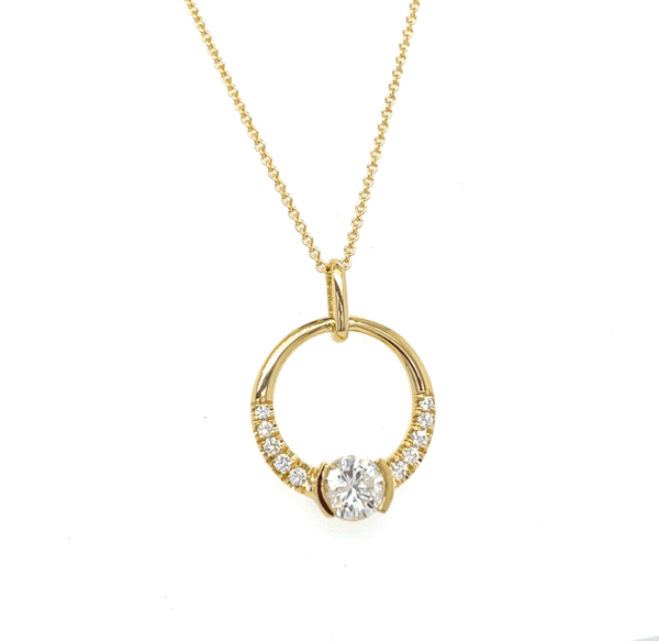 18k gold diamond circle pendant